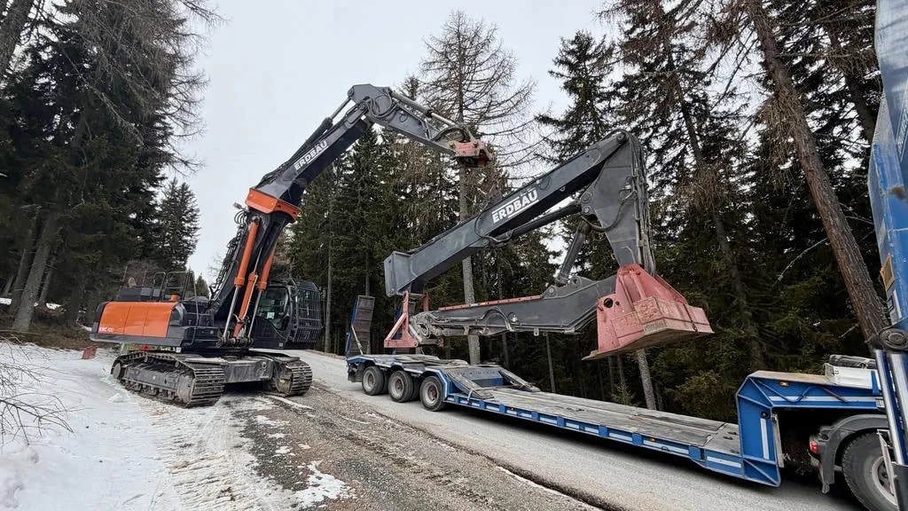Anlieferung der Baumaschinen für die Kanzelbahn II