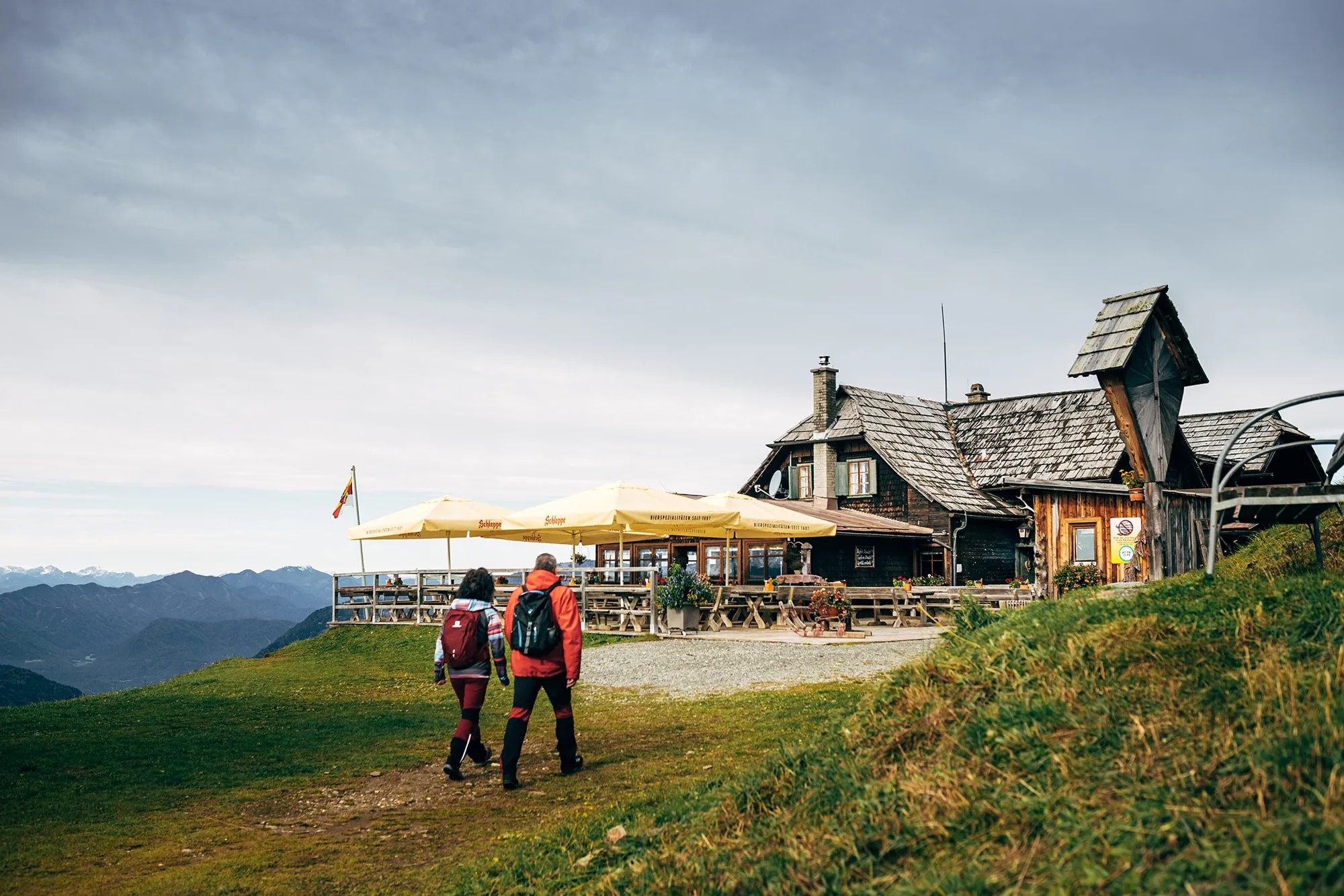 Pöllingerhütte auf der Gerlitzen Alpe im Sommer