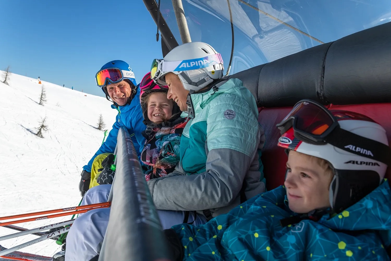 Familie am Skilift Gerlitzen Alpe